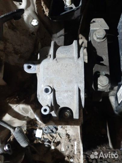 Подушка двигателя Skoda Octavia А5 1.6 BSE 2012