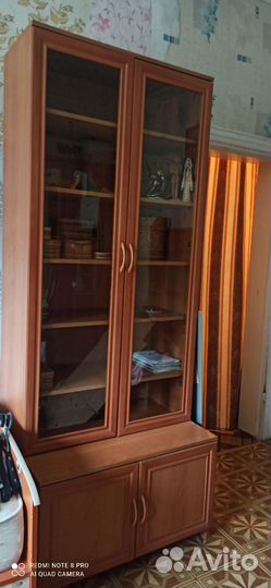 Книжный шкаф