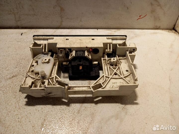 Блок управления печки/климат-контроля Mitsubishi