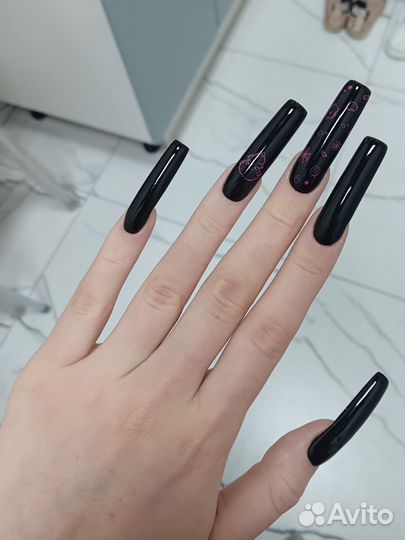 Модель на наращивание ногтей