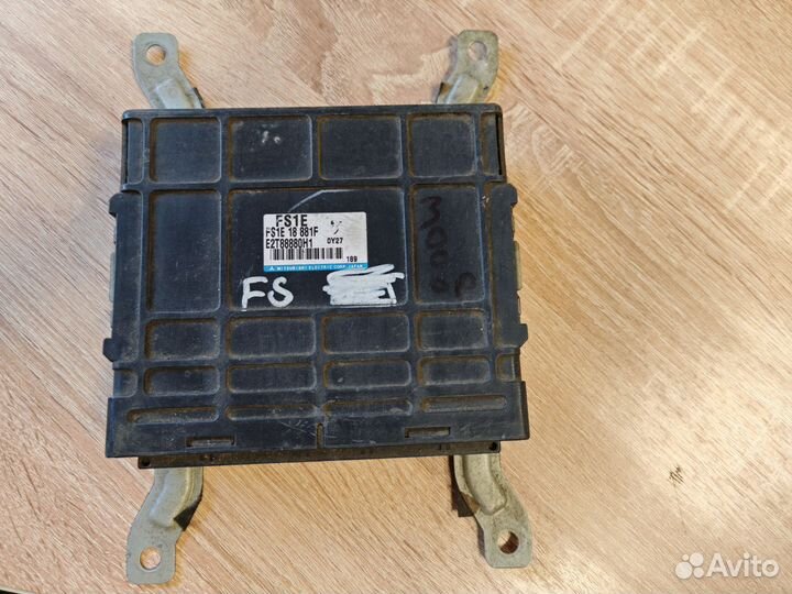 Блок управления двс mazda premacy