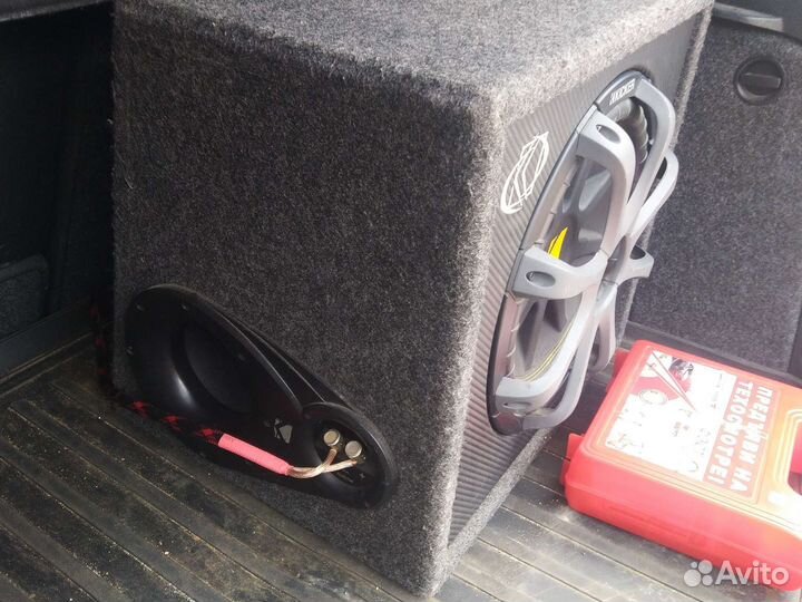 Сабвуфер kicker 10VC 124.Фазоинверторный
