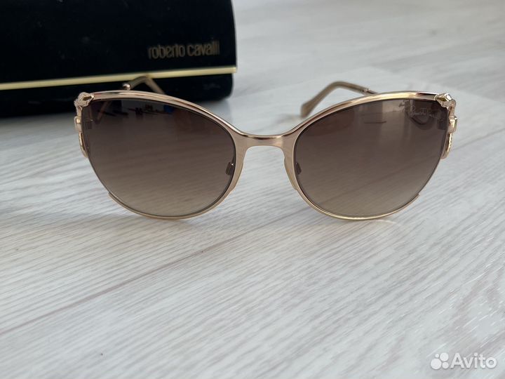 Солнцезащитные итальянские очки roberto cavalli