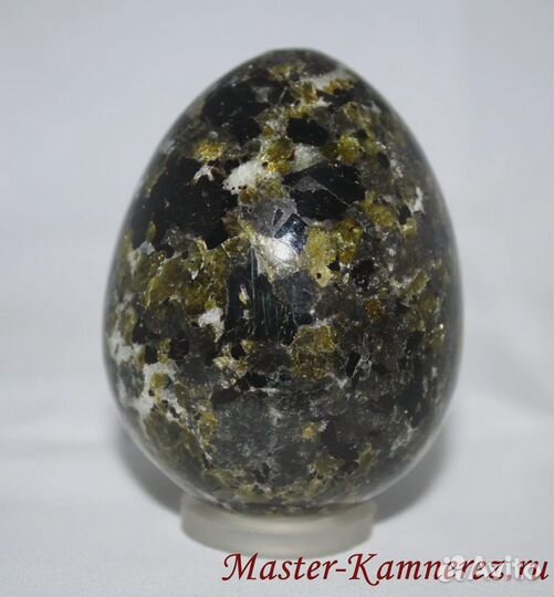 Яйца из камня