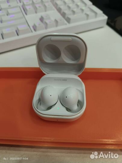 Беспроводные наушники Samsung Buds 2 бу оригинал