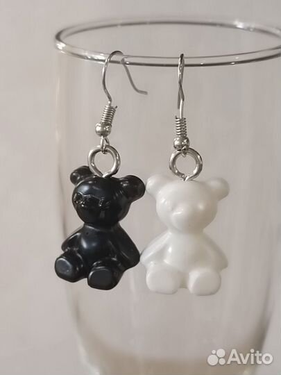 Серьги мишки черно белые