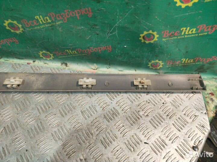 Молдинг задней правой двери Mercedes-Benz Vito