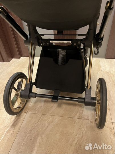 Прогулочная коляска Cybex Priam by Jeremy Scott