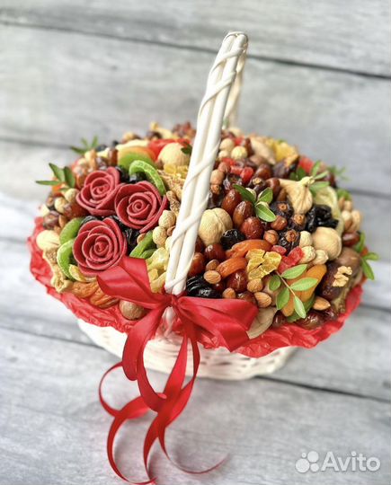 Съедобные букеты из сухофруктов и орехов