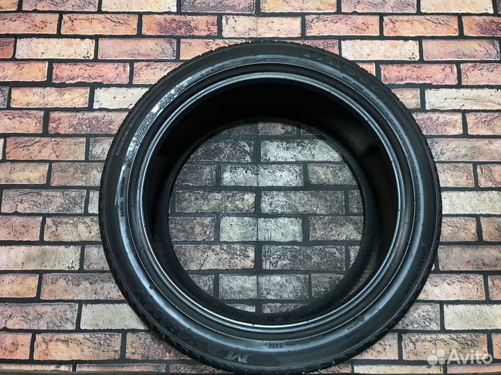 Mayrun MR500-UHP 275/40 R20 106Y