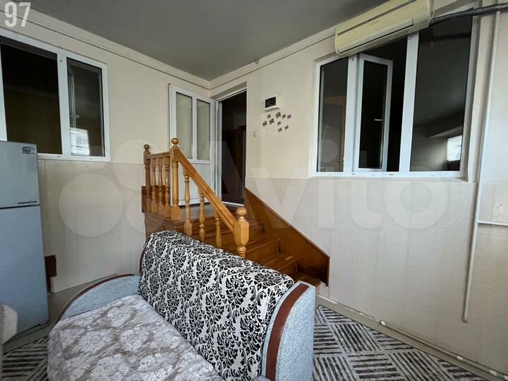 3-к. квартира, 85 м², 1/6 эт.