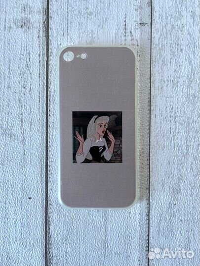 Чехлы для iPhone 7, 8, SE 2020