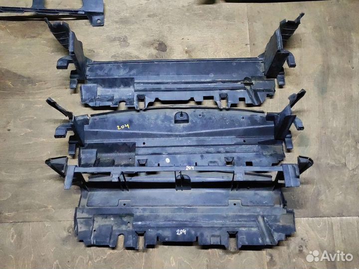 Дефлектор радиатора на Mercedes w212 w204