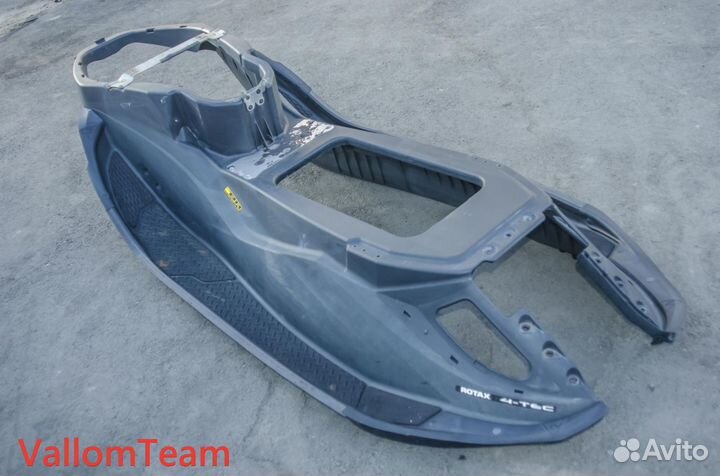 Лот SD3-164 Верхняя часть кузова гидроцикла BRP RX