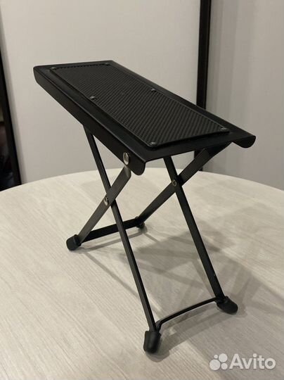 Подставка под ногу гитариста