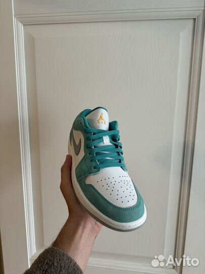 Jordan 1 Low New Emerald