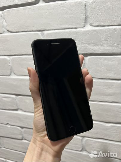 iPhone 8 Plus, 64 ГБ