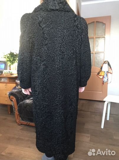 Шуба каракулевая