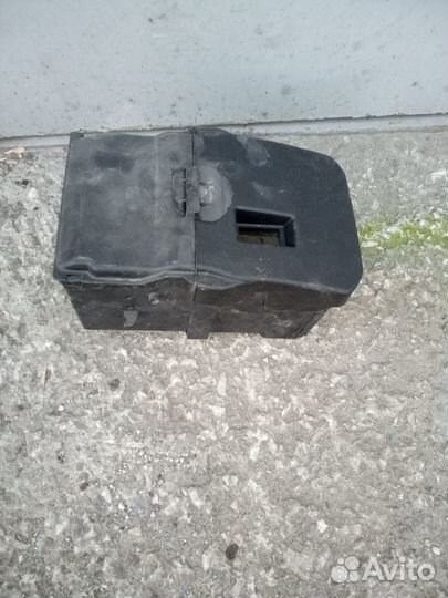 Форд Фокус 3 корпус акб