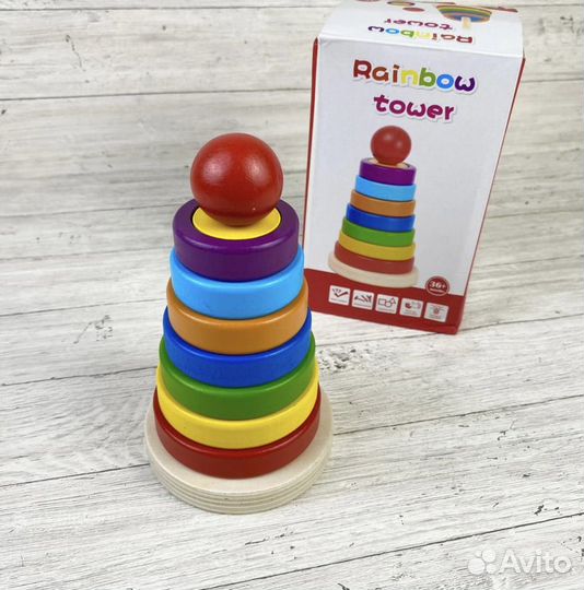 Деревянная пирамидка с вложениями