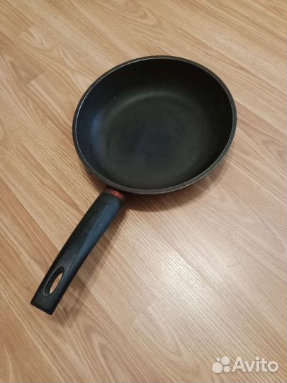 Сковородки б/у