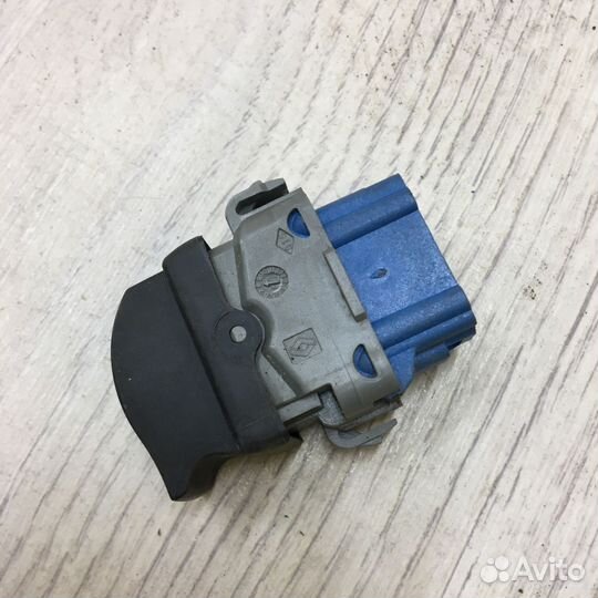 Кнопка стеклоподъемника Renault kangoo 2 Прав