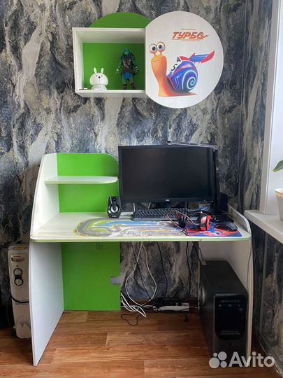 Детский письменный стол бу