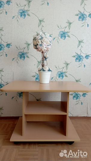 Письменный стол