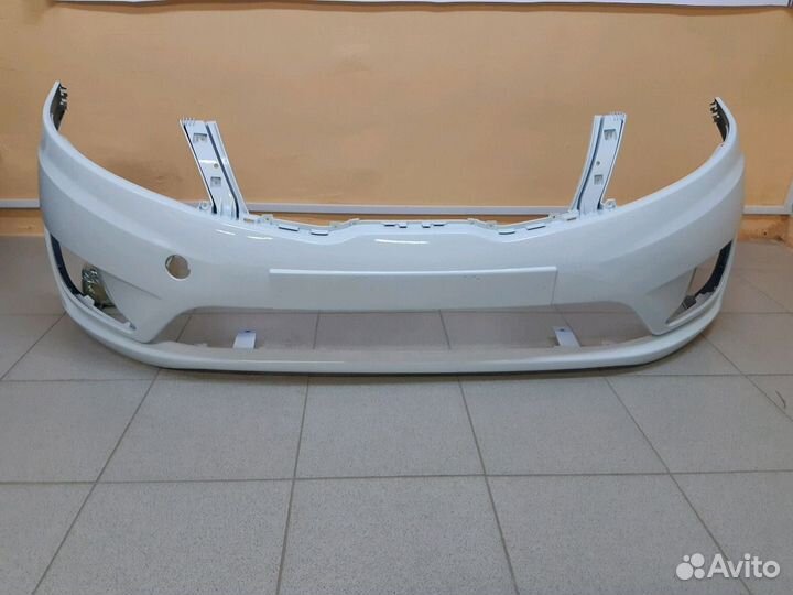 Бампер белый Kia Rio 3 дорестайлинг