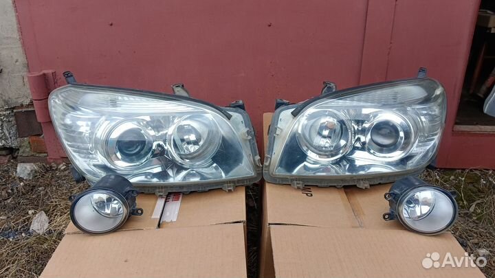 Передние Фары toyota rav4 30