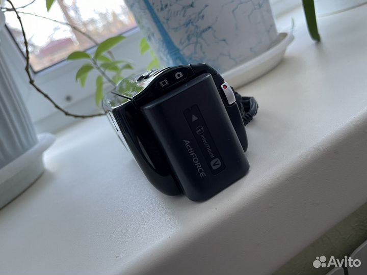 Видеокамера Sony HDR-CX250E