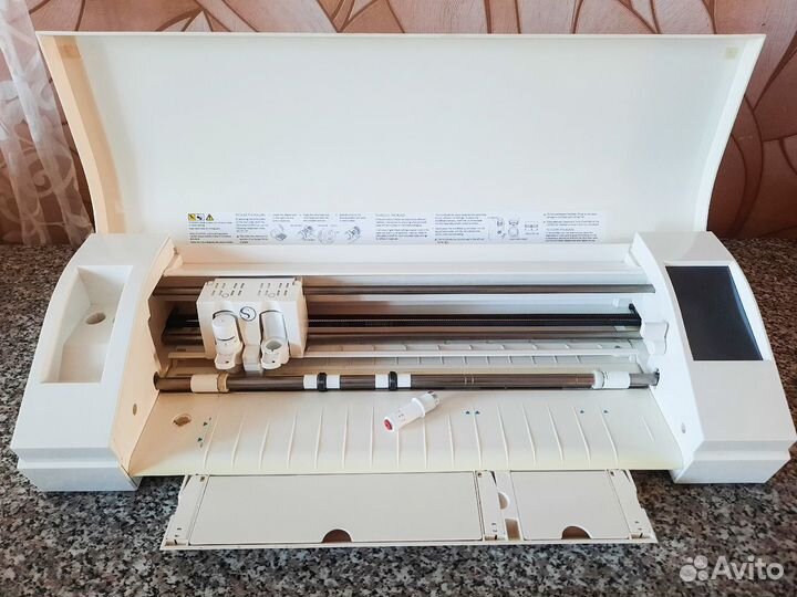 Режущий плоттер silhouette cameo 3