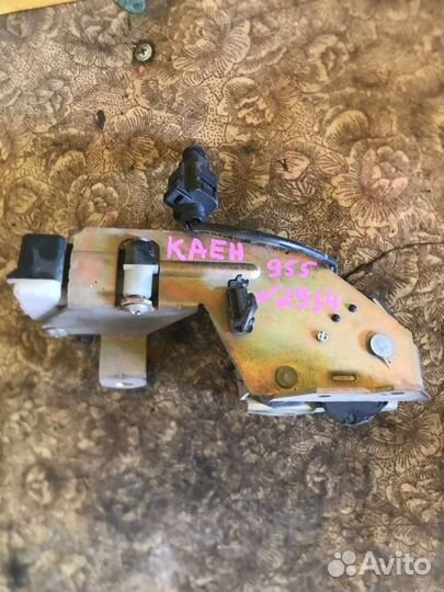 Замок стекла багажника Porsche Cayenne 955 2005