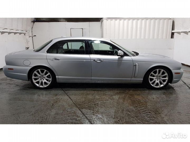 Jaguar XJ XF разбирается на запчасти