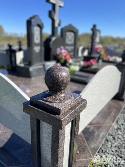 Шары и Вазы из гранита подставка в подарок