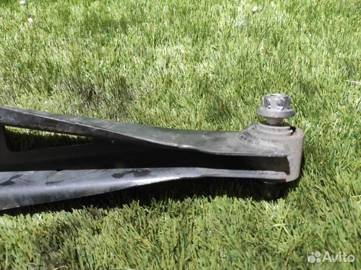 Рычаг подвески задний правый Subaru Legacy BR9