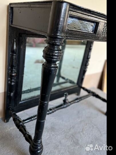 Старинный антикварный столик