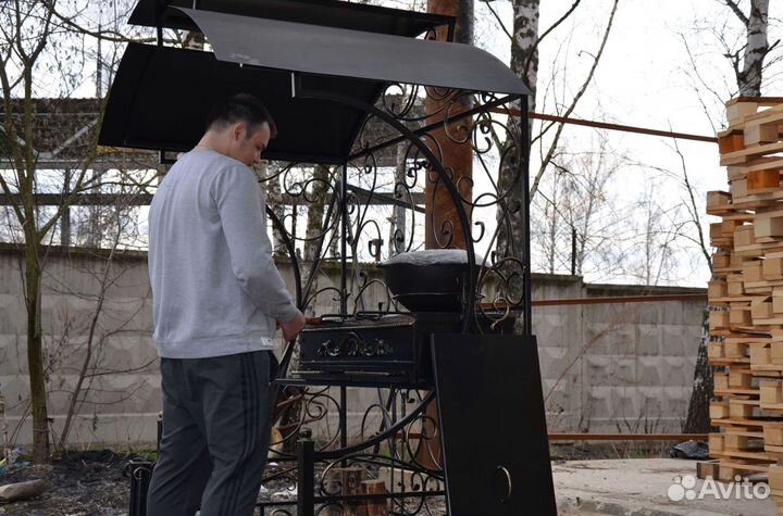 Мангал с крышей от производителя