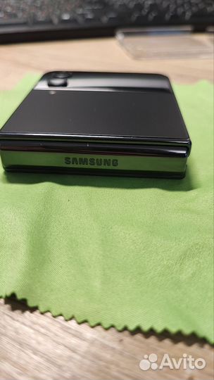 Samsung Galaxy Z Flip4, 8/256 ГБ