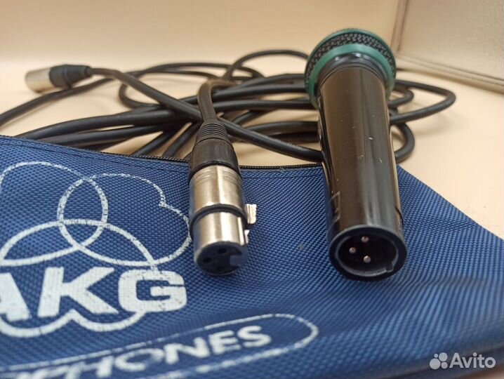 Микрофон AKG