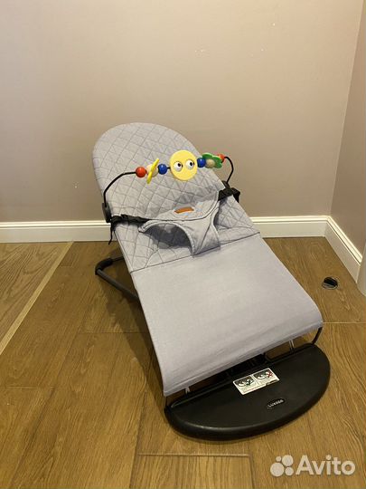 Детский шезлонг или баунсер