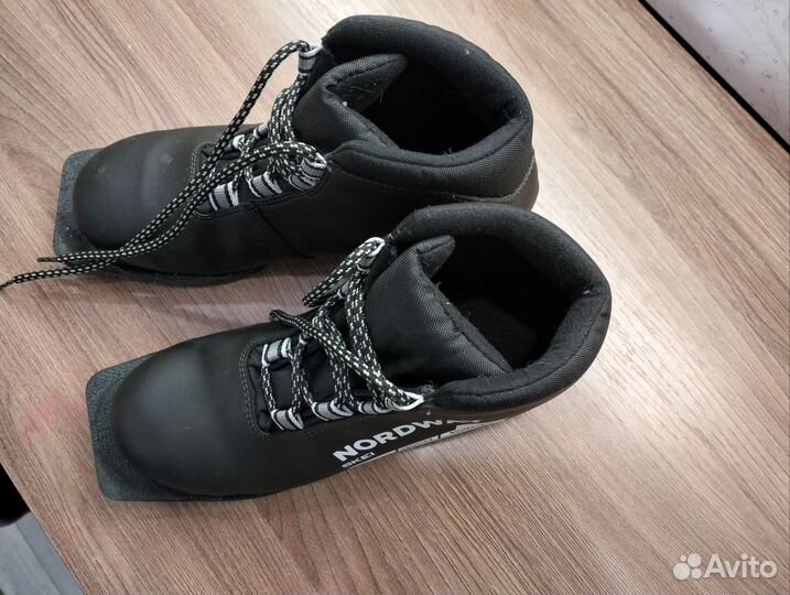 Лыжные ботинки