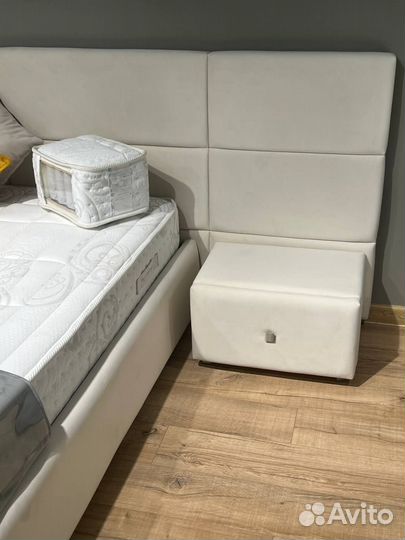 Тумба прикроватная Тренд с доводчиками