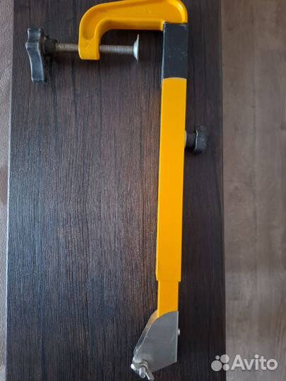 Крепление датчика эхолота