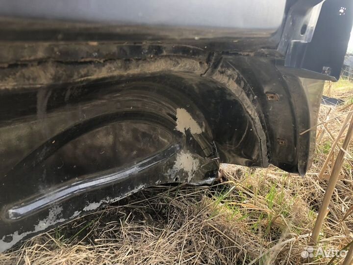 Крыло заднее правое Hummer H3 2005-2010