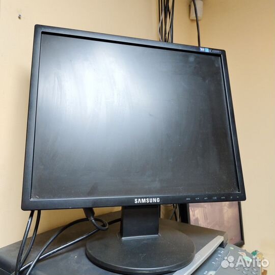 Монитор Samsung 943N