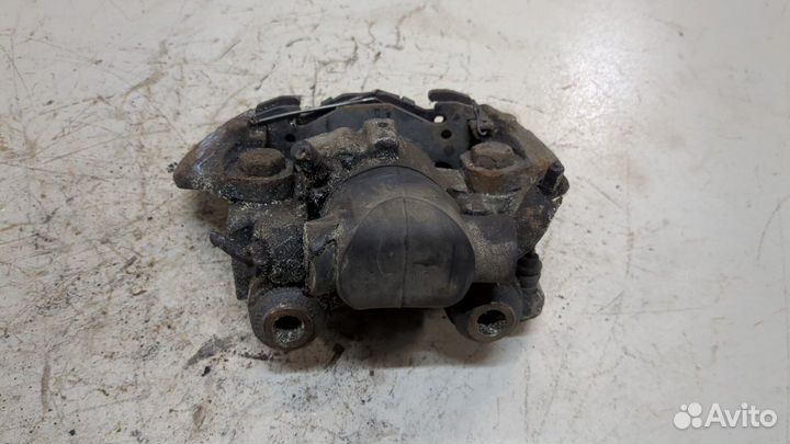 Суппорт левый задний Peugeot 306