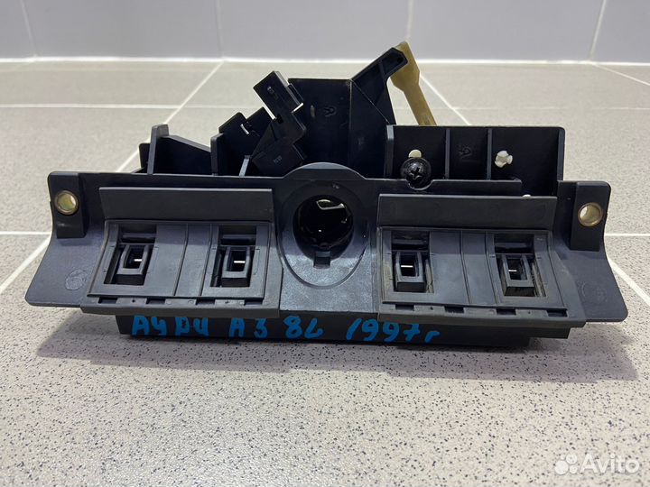 Замок крышки багажника Audi A3 1997 г