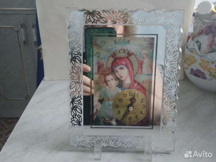 Часы с подсветкой