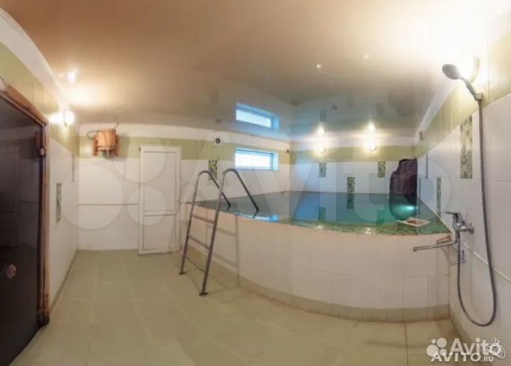 Коттедж 400 м² на участке 6 сот.